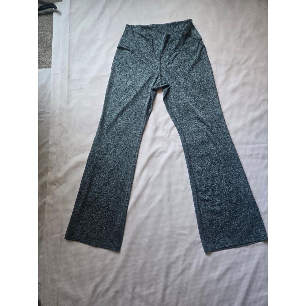 Victoria’s Secret PINK Athleisure Straight-Leg Yoga Pants. See measures.